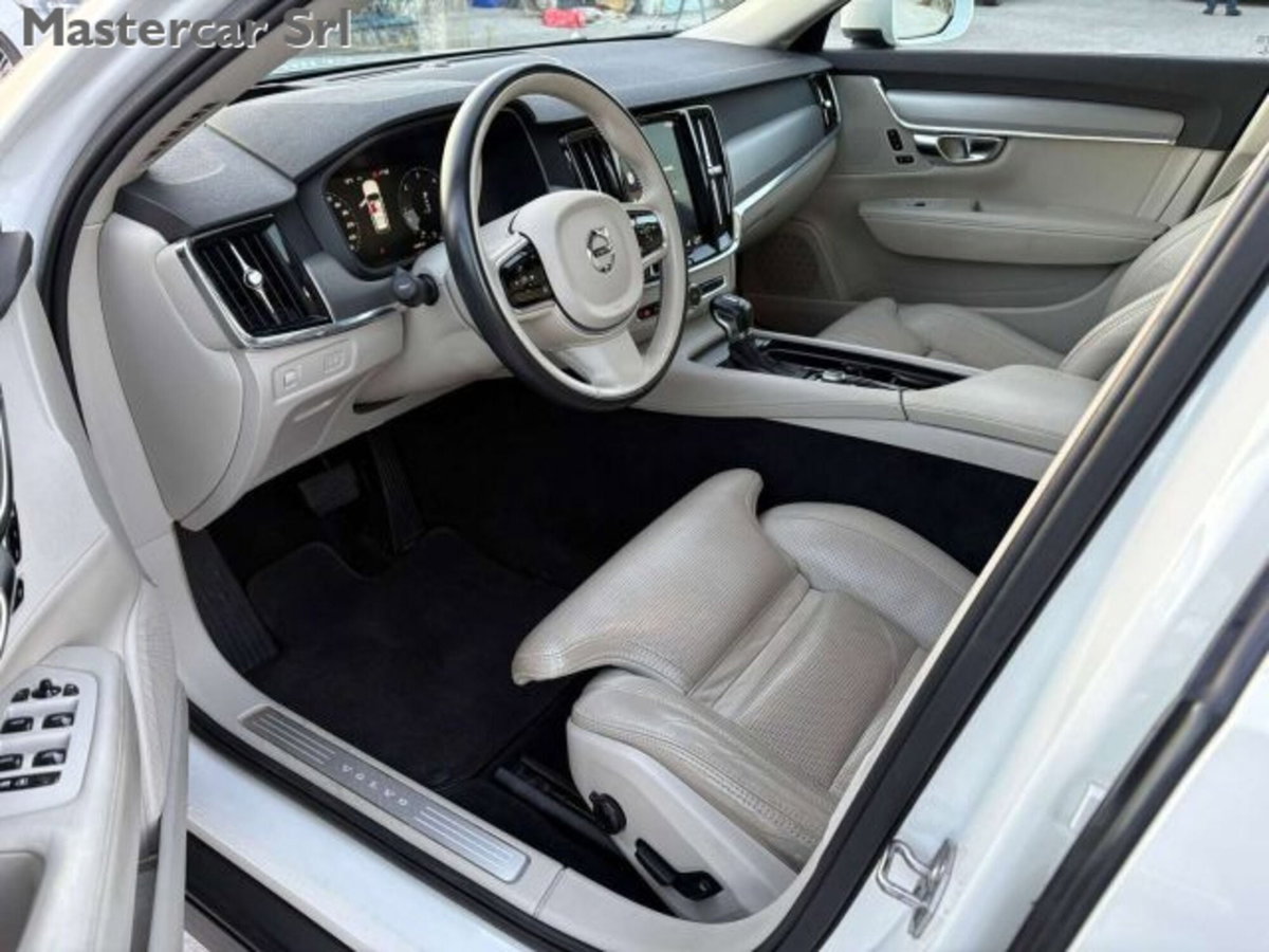Volvo V90 Cross Country D5 AWD Geartronic Pro (9)