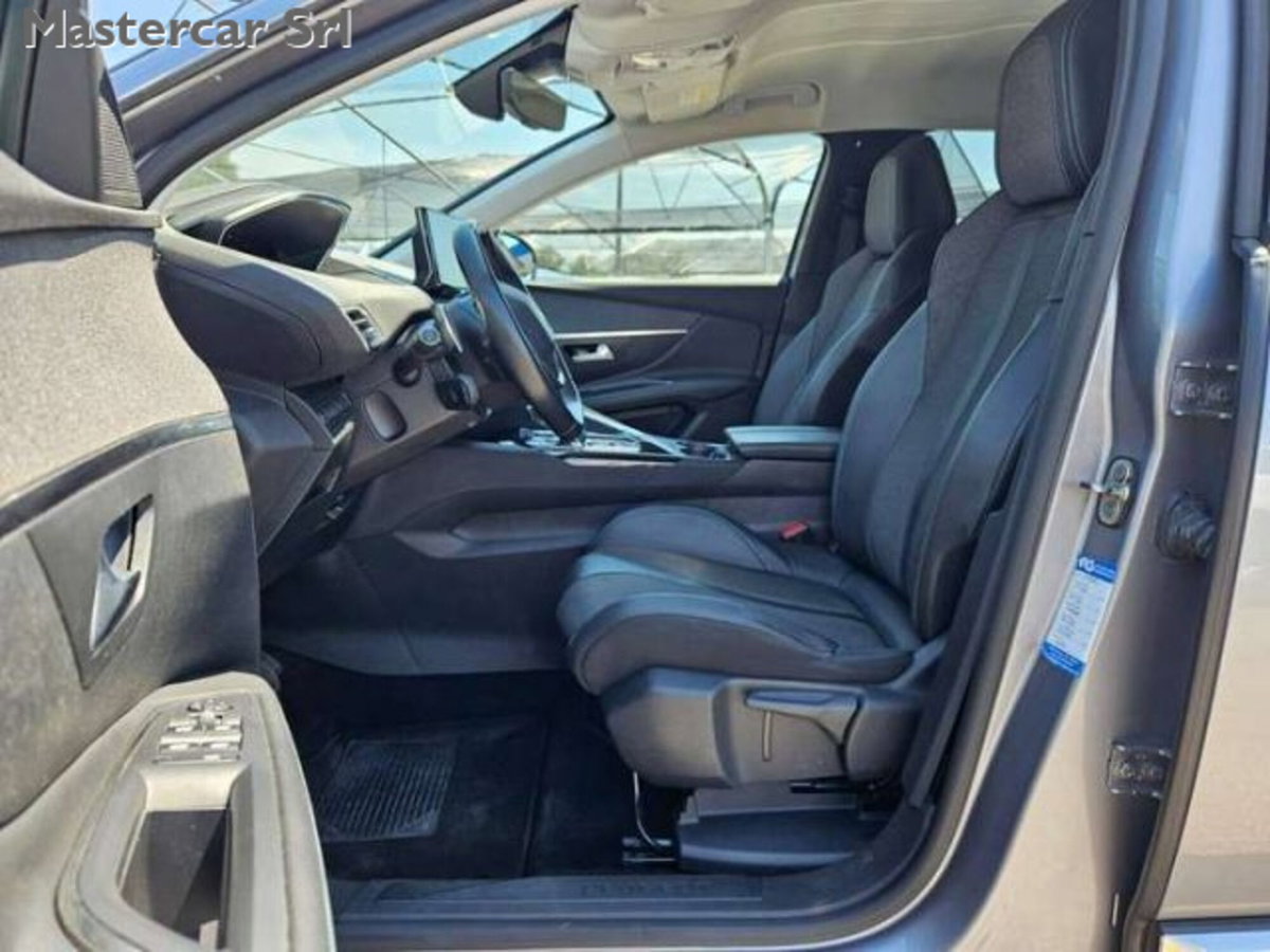Peugeot 3008 PureTech Turbo 180 S&S EAT8 Allure (10)