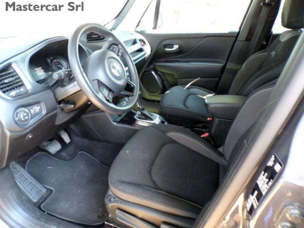 Jeep Renegade 1.3 T4 190CV PHEV 4xe AT6 Limited (4)