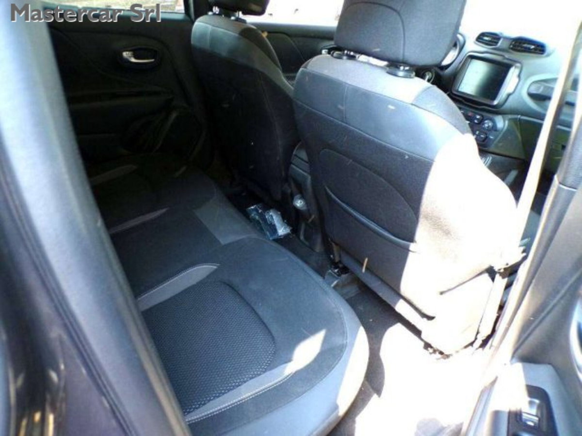 Jeep Renegade 1.3 T4 190CV PHEV 4xe AT6 Limited (8)
