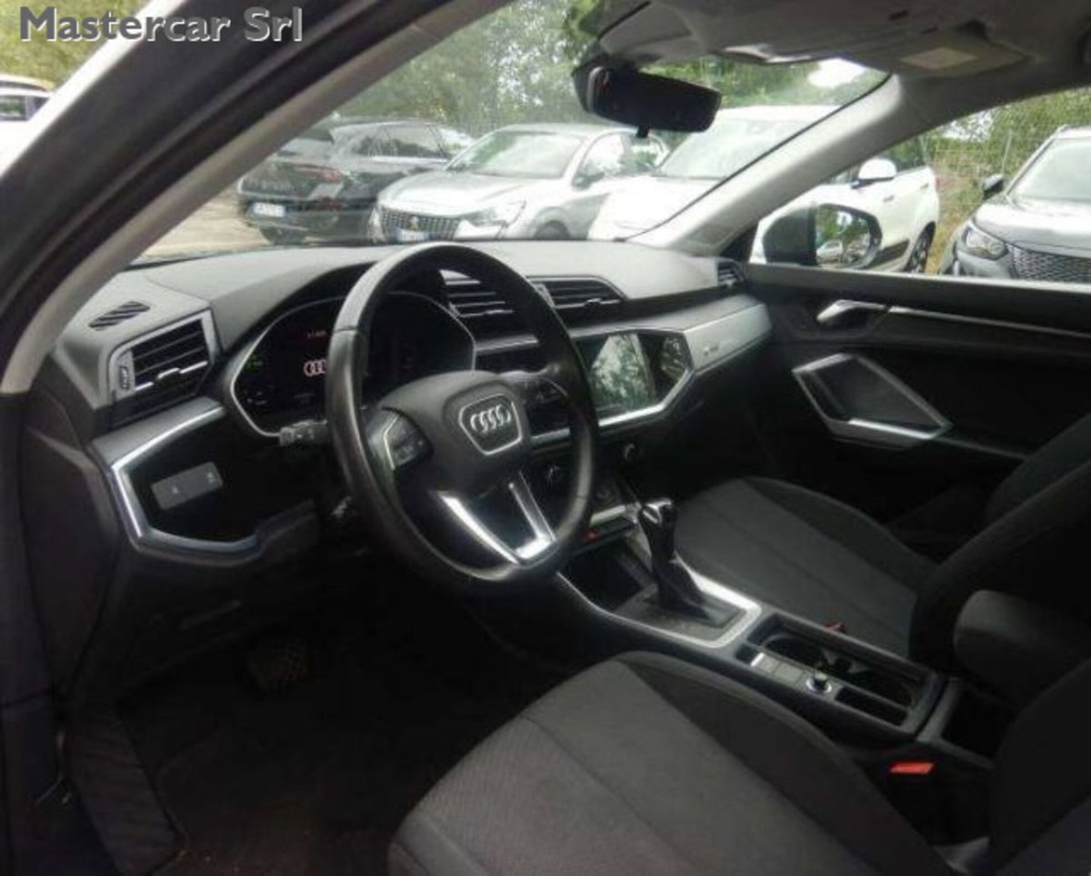 Audi Q3 1.4 TFSI 150 CV Business (8)