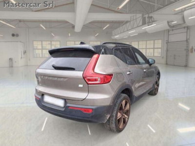 Volvo XC40 T5 Recharge Plug-in Hybrid R-design (2)