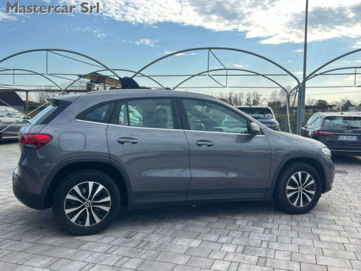 Mercedes-Benz GLA SUV 250 e phev Business Extra auto (8)