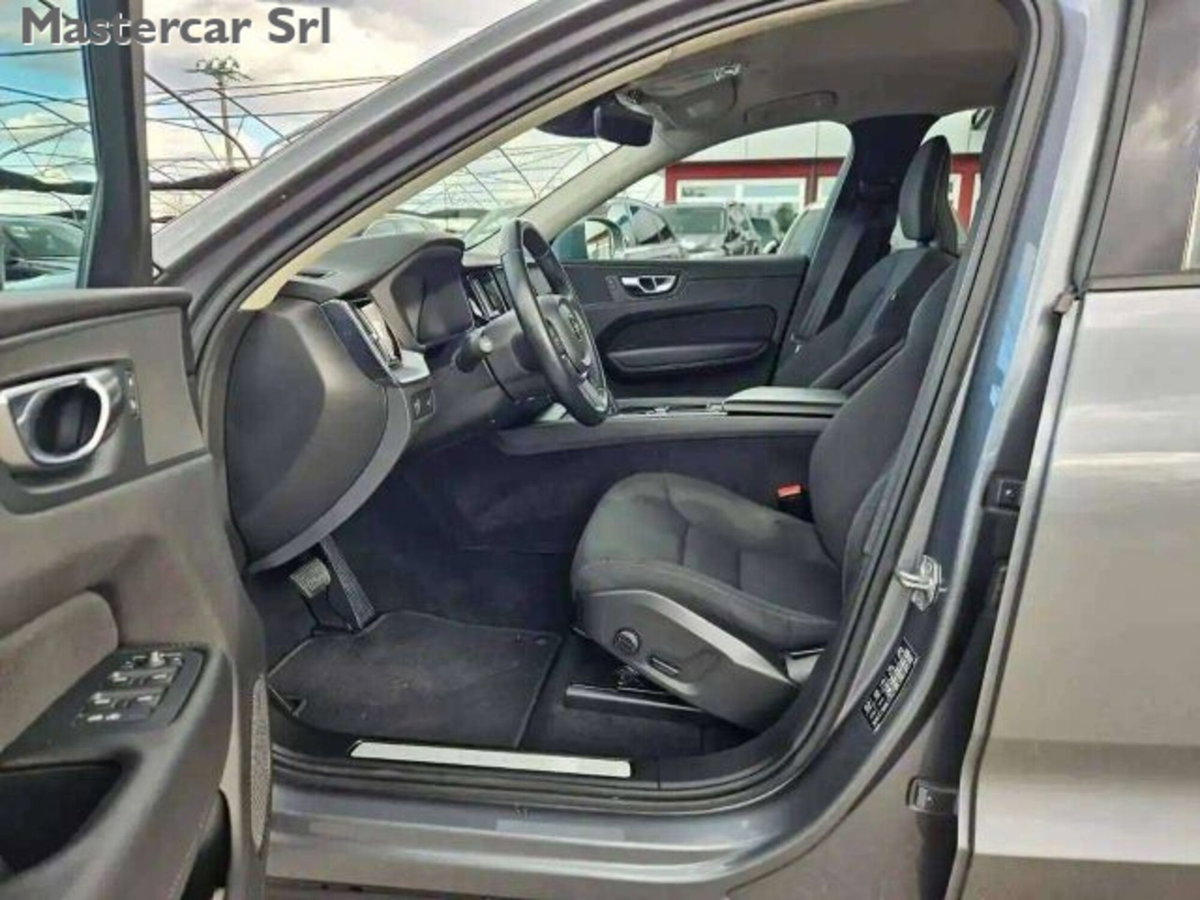 Volvo XC60 2.0 b4 Essential auto (10)