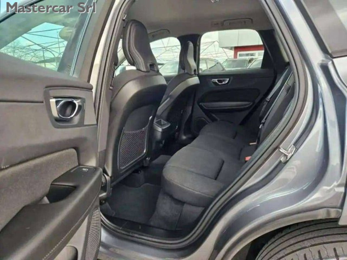 Volvo XC60 2.0 b4 Essential auto (11)