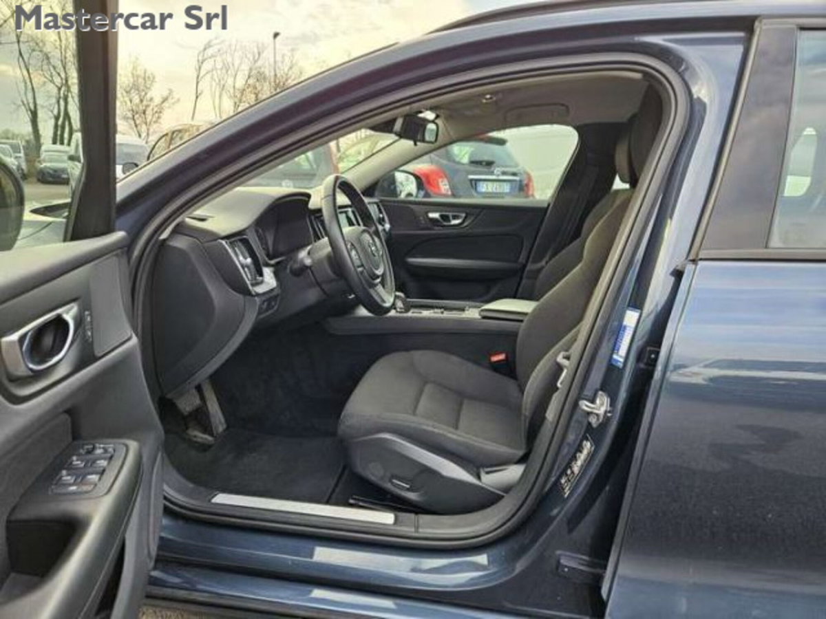 Volvo V60 2.0 b4 Essential auto (10)