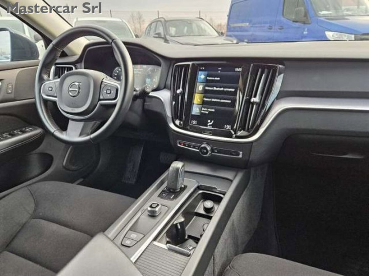 Volvo V60 2.0 b4 Essential auto (13)