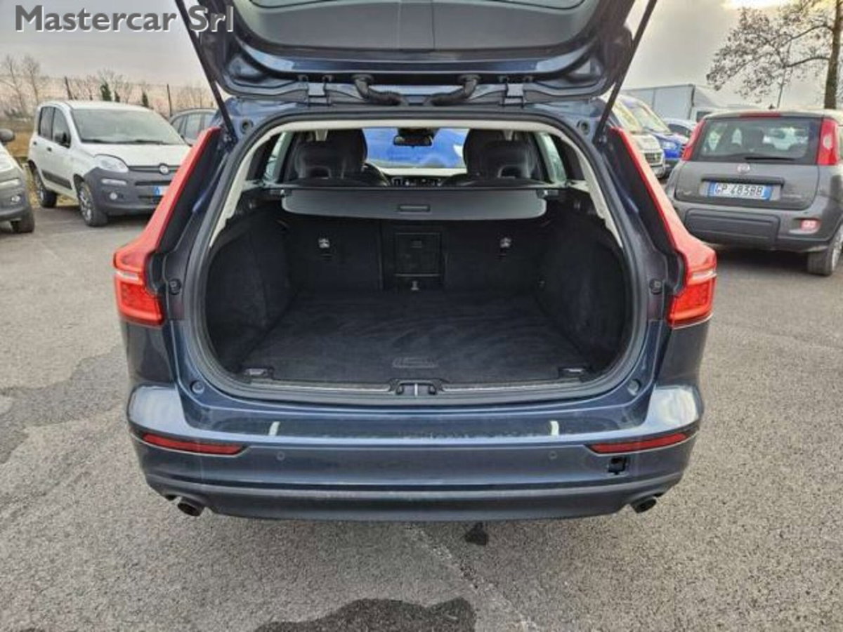 Volvo V60 2.0 b4 Essential auto (14)