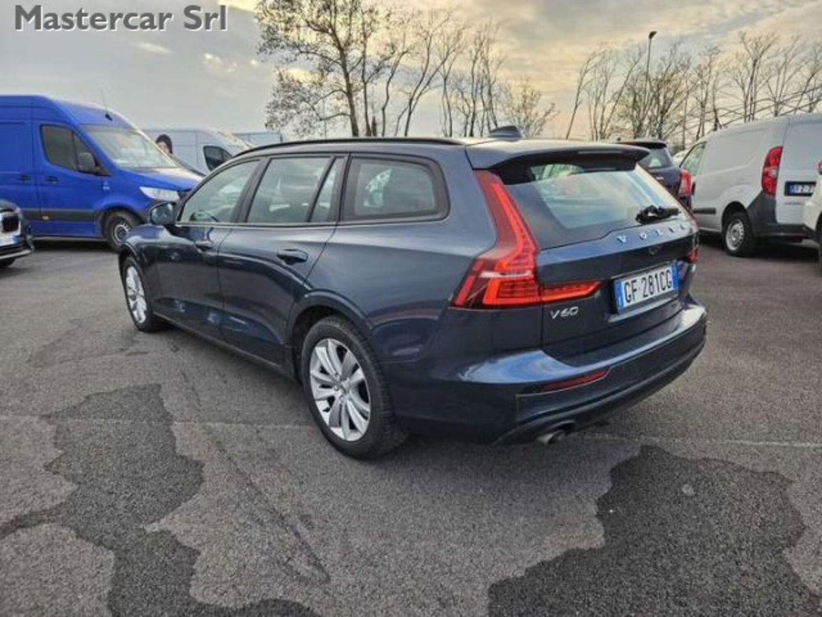 Volvo V60 2.0 b4 Essential auto (4)
