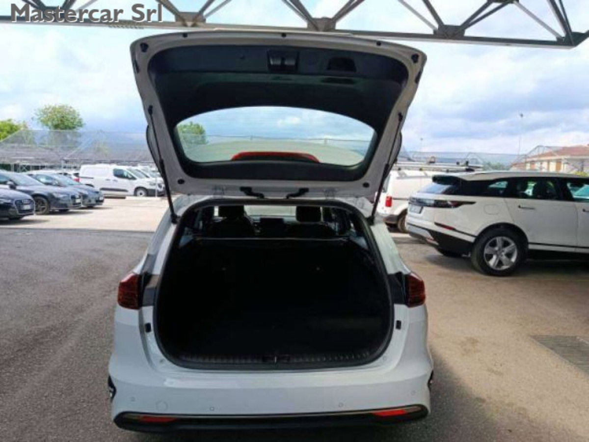 Kia Ceed Sport Wagon 1.6 CRDi 136 CV MHEV SW Business (12)