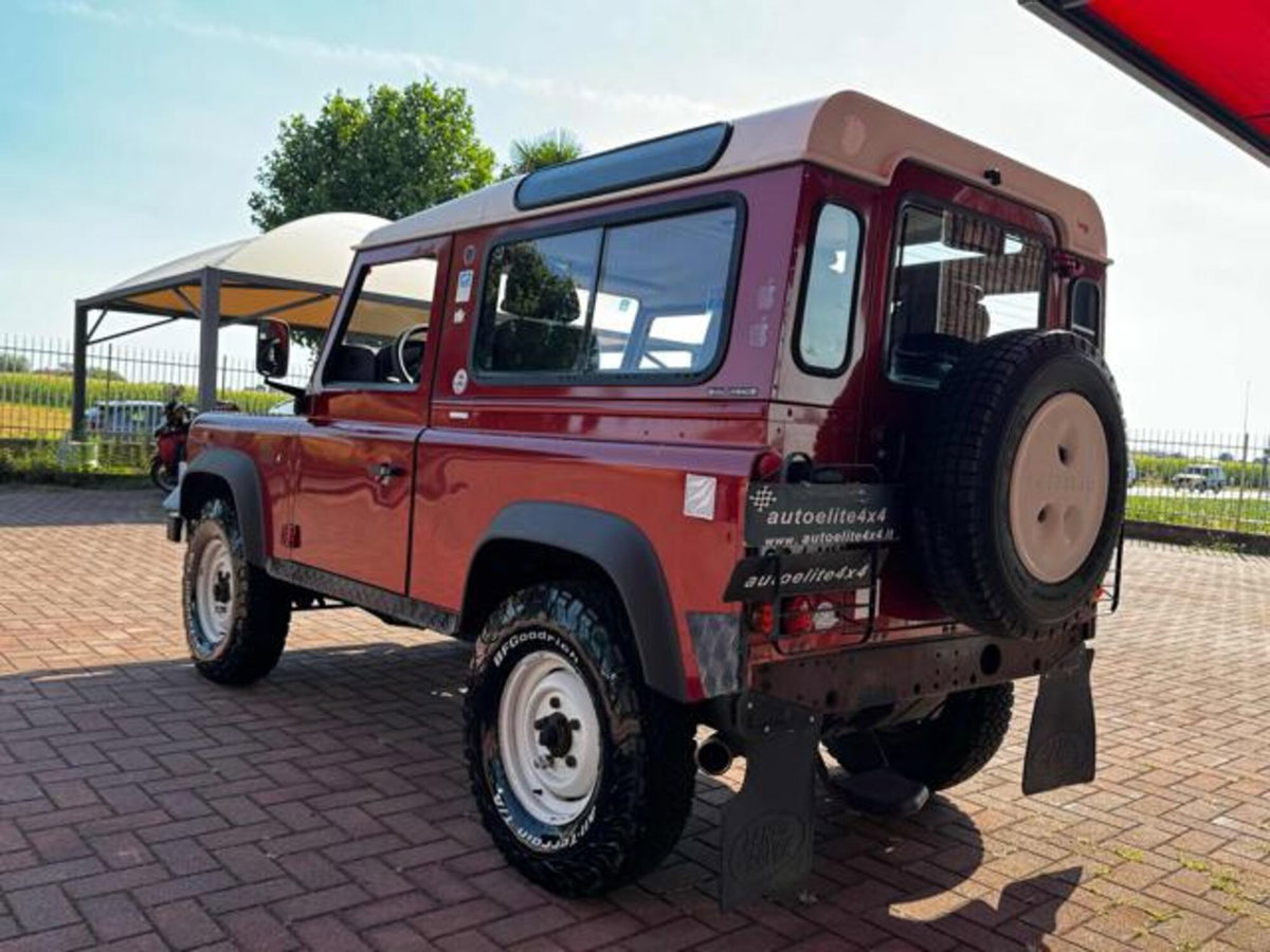 Land Rover Defender 90 2.4 TD4 Station Wagon S (7)