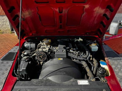 Land Rover Defender 90 2.4 TD4 Station Wagon S (8)