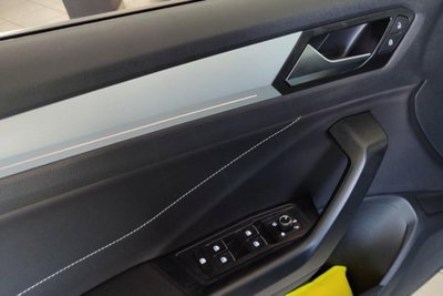 Volkswagen T-Roc 1.0 tsi Style 115cv (15)
