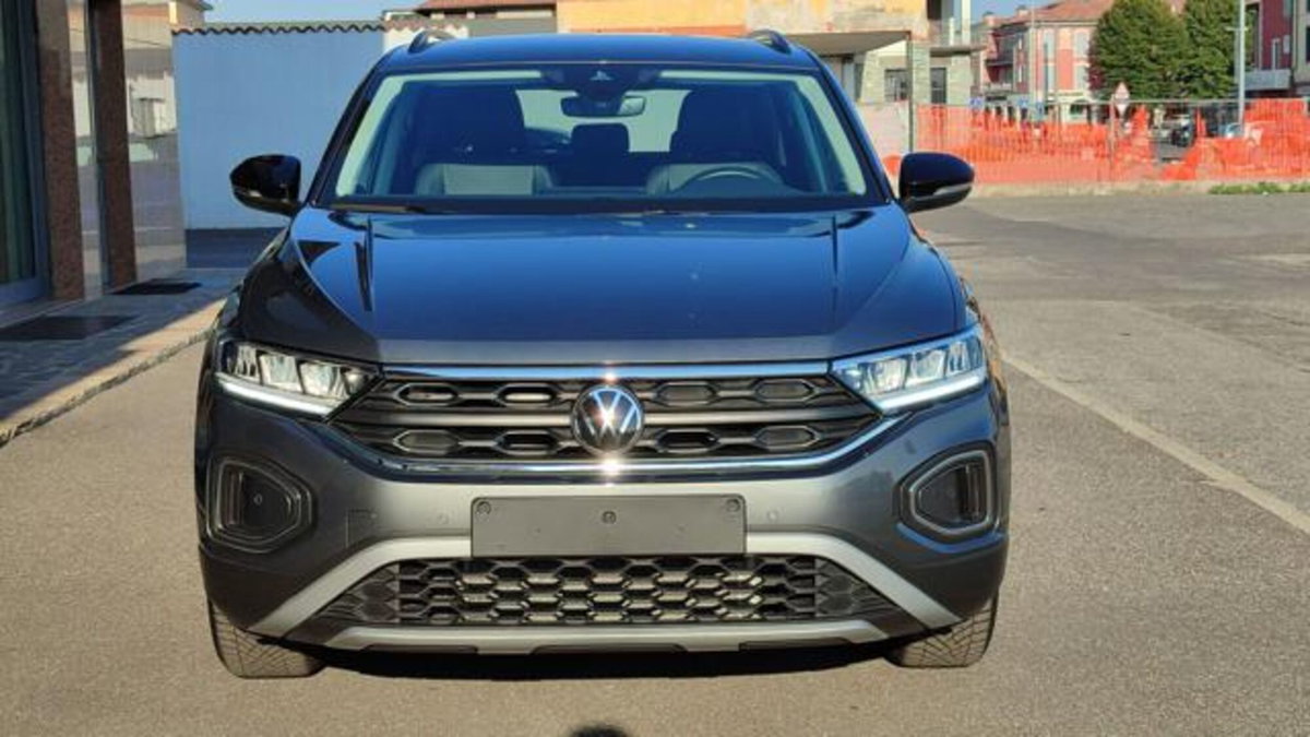 Volkswagen T-Roc 1.0 tsi Style 115cv (2)