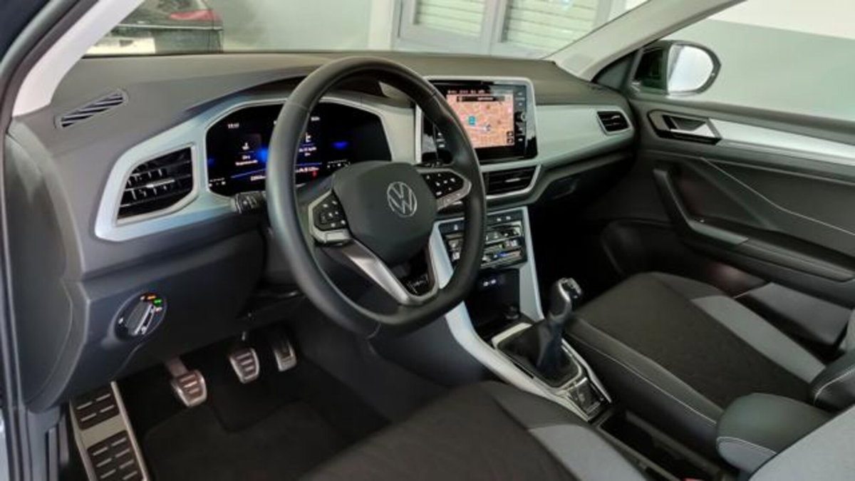 Volkswagen T-Roc 1.0 tsi Style 115cv (6)
