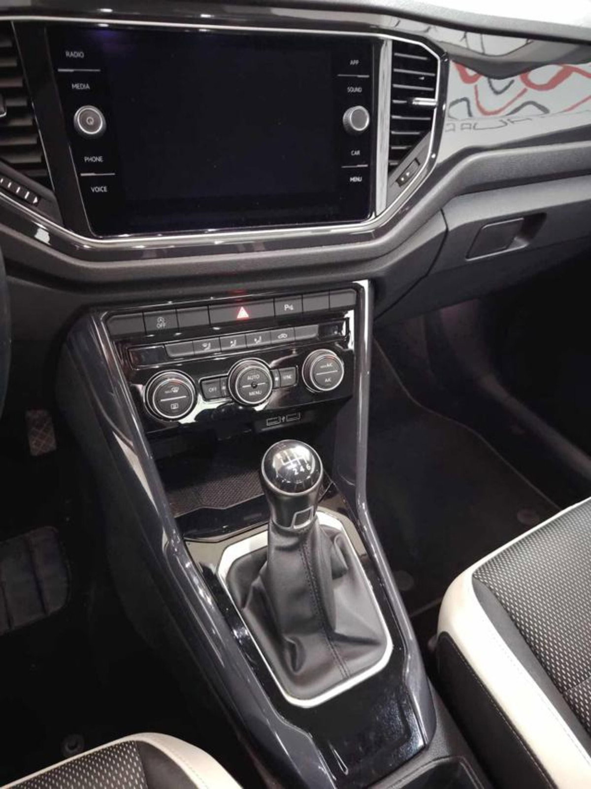 Volkswagen T-Roc 1.5 TSI ACT Style BlueMotion Technology (4)