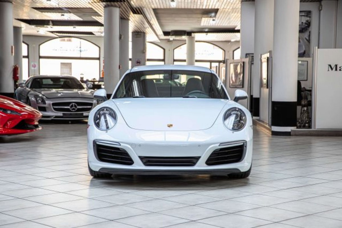 Porsche 911 Coupé 3.0 Carrera (2)