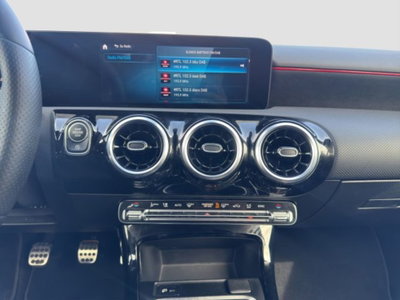 Mercedes-Benz Classe A 180 d Premium (16)