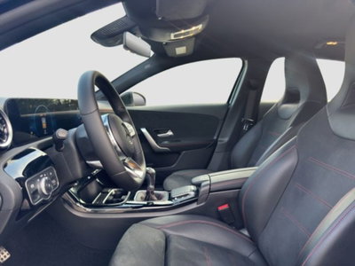 Mercedes-Benz Classe A 180 d Premium (9)