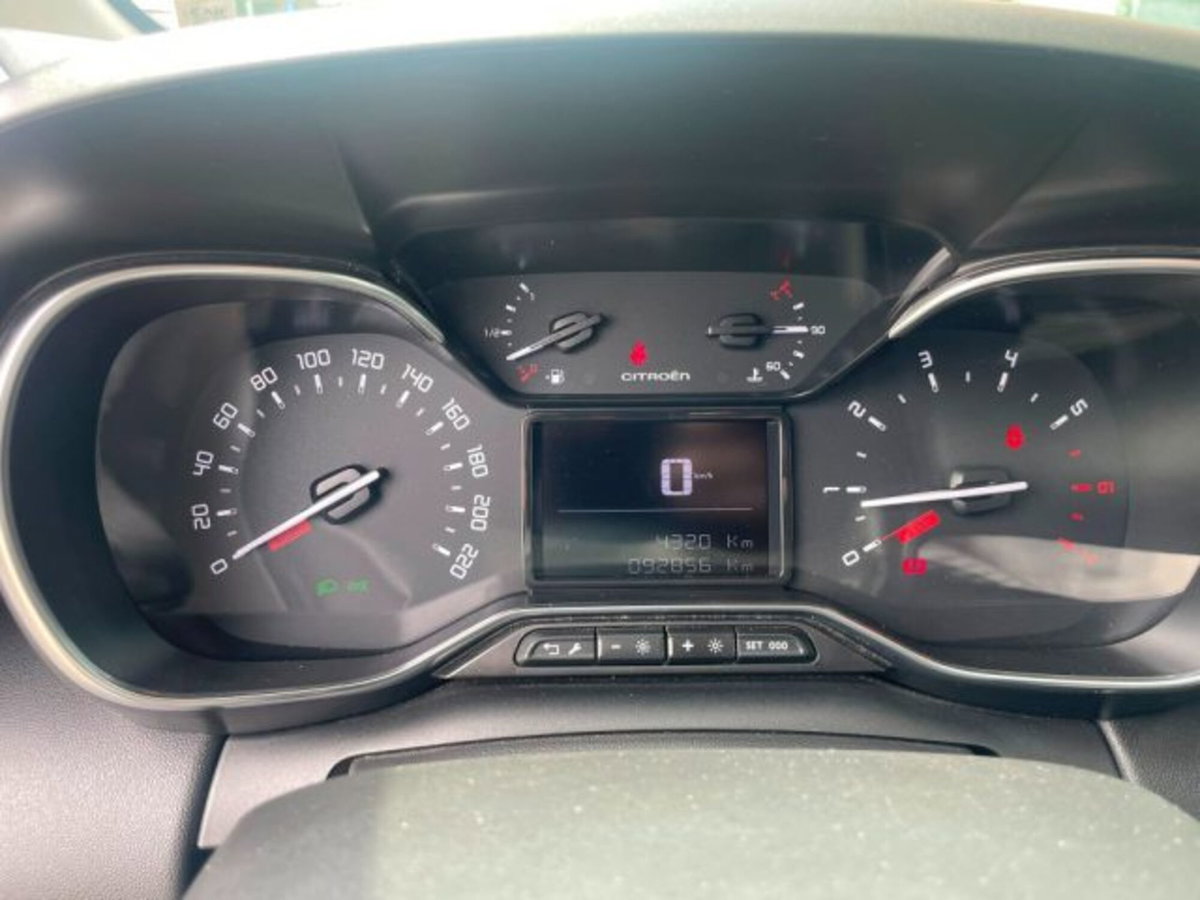 Citroen C3 Aircross PureTech 82 Shine (15)