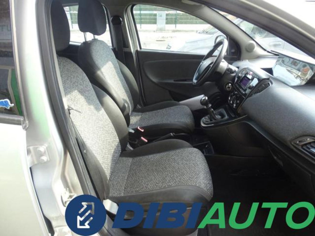 Lancia Ypsilon 1.2 69 CV 5 porte GPL Ecochic Elefantino Blu (11)