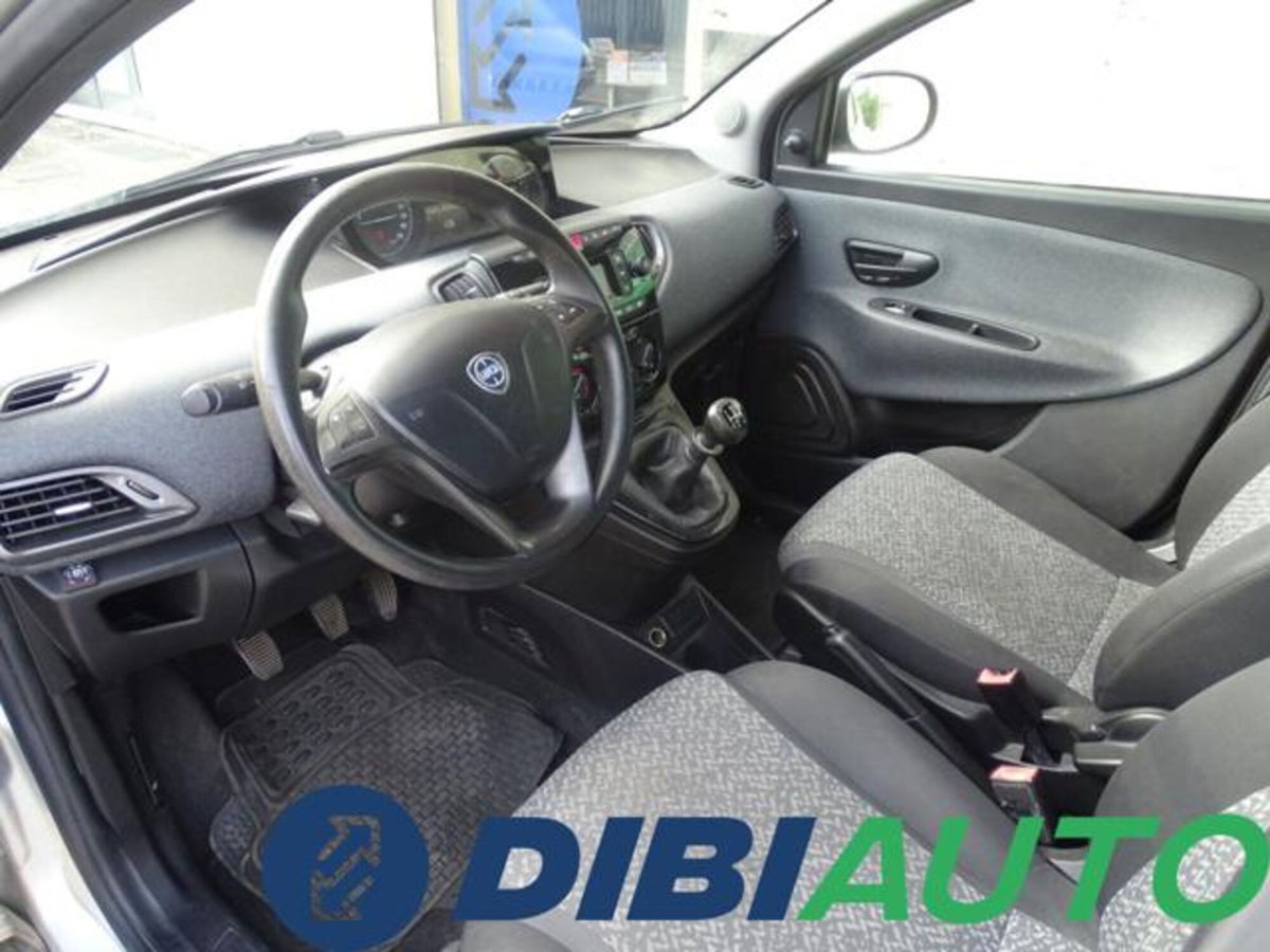 Lancia Ypsilon 1.2 69 CV 5 porte GPL Ecochic Elefantino Blu (8)