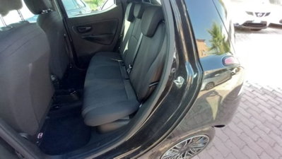 Lancia Ypsilon 1.0 FireFly 5 porte S&S Hybrid Ecochic A. Ferretti (11)