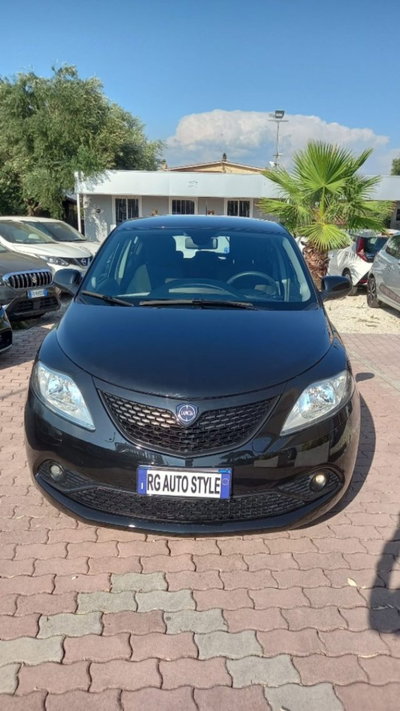 Lancia Ypsilon 1.0 FireFly 5 porte S&S Hybrid Ecochic A. Ferretti (2)