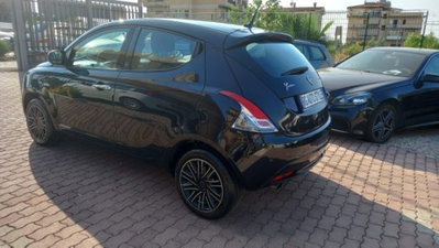 Lancia Ypsilon 1.0 FireFly 5 porte S&S Hybrid Ecochic A. Ferretti (5)