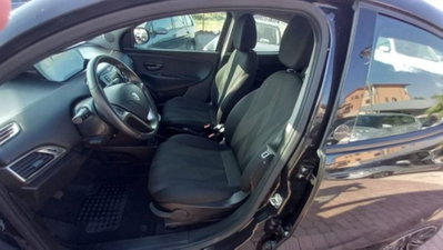 Lancia Ypsilon 1.0 FireFly 5 porte S&S Hybrid Ecochic A. Ferretti (9)