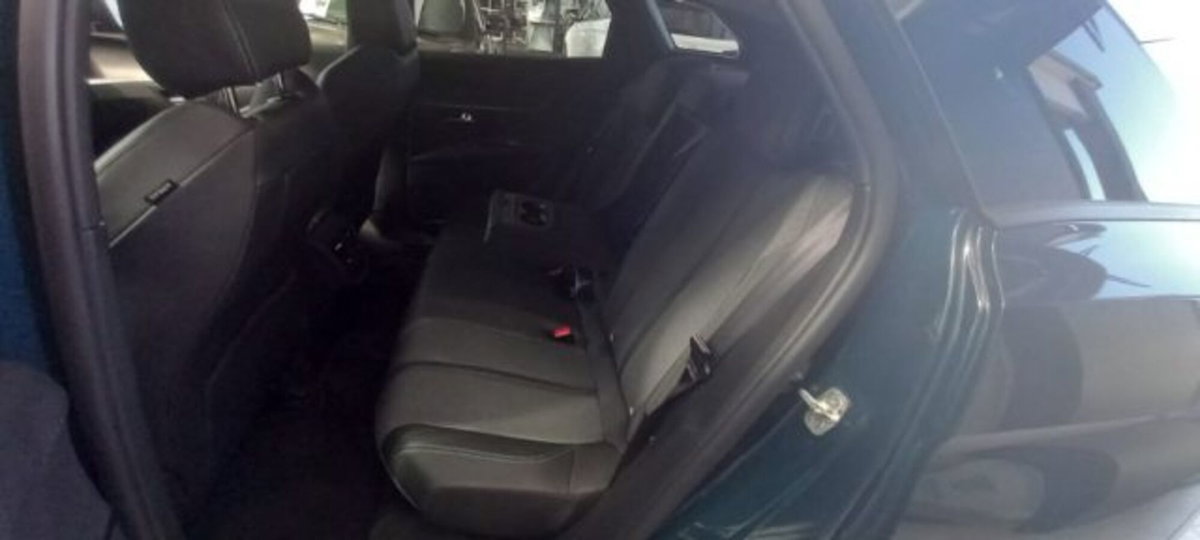 Peugeot 3008 BlueHDi 130 S&S EAT8 Active Pack (6)