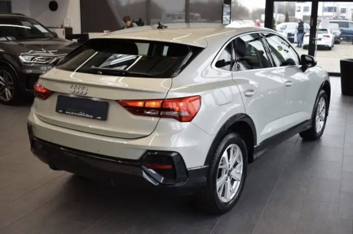 Audi Q3 Sportback 35 TDI quattro S tronic S line edition (9)