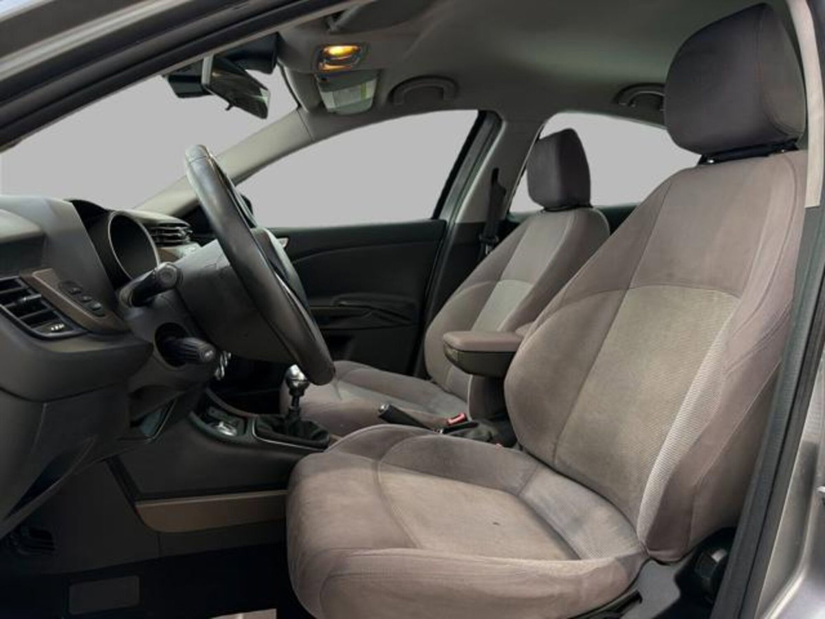 Alfa Romeo Giulietta 1.6 JTDm-2 Giulietta (12)