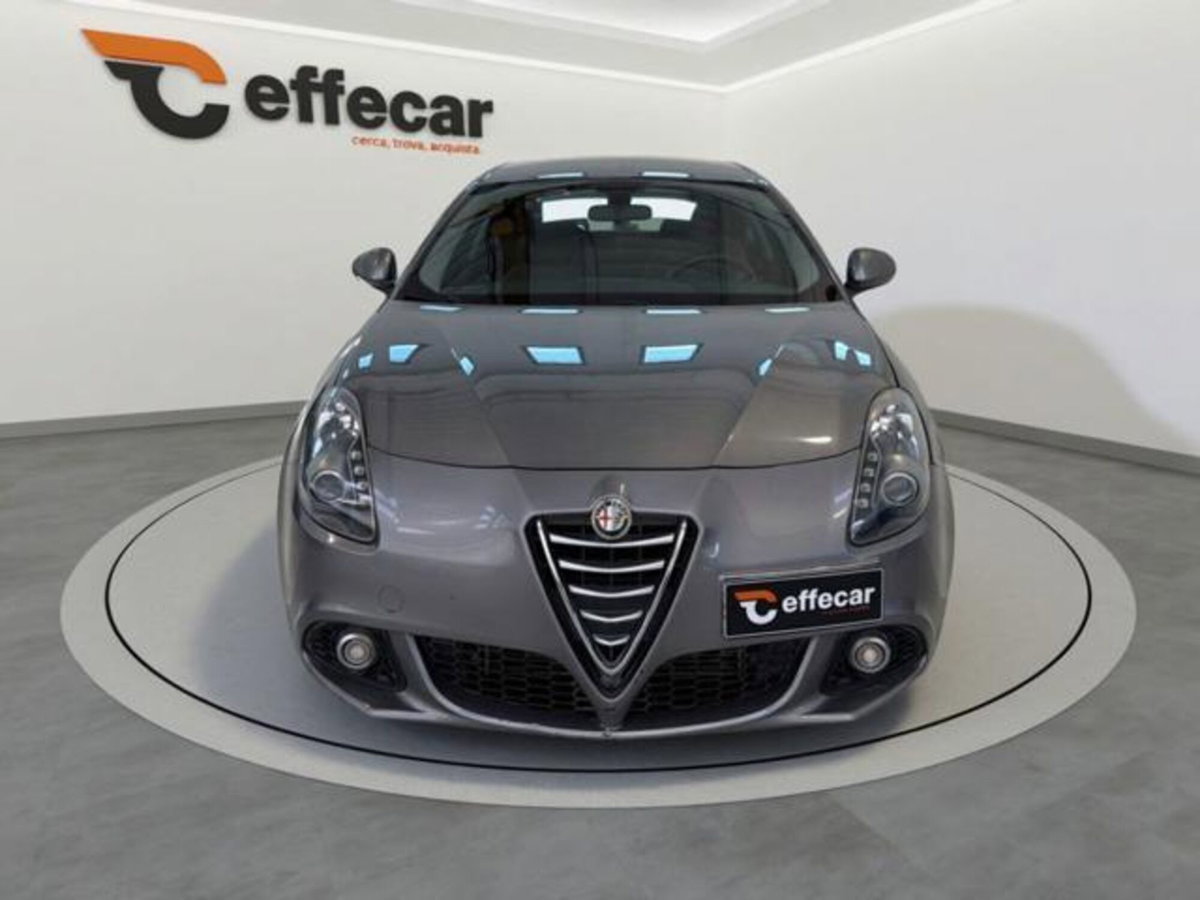 Alfa Romeo Giulietta 1.6 JTDm-2 Giulietta (2)