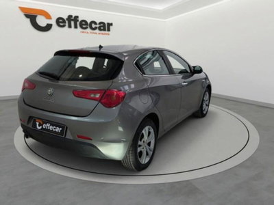 Alfa Romeo Giulietta 1.6 JTDm-2 Giulietta (6)