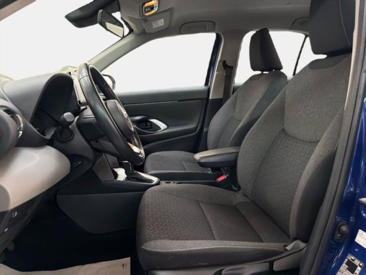 Toyota Yaris Cross 1.5h GR Sport Black Sky fwd 116cv e-cvt (12)