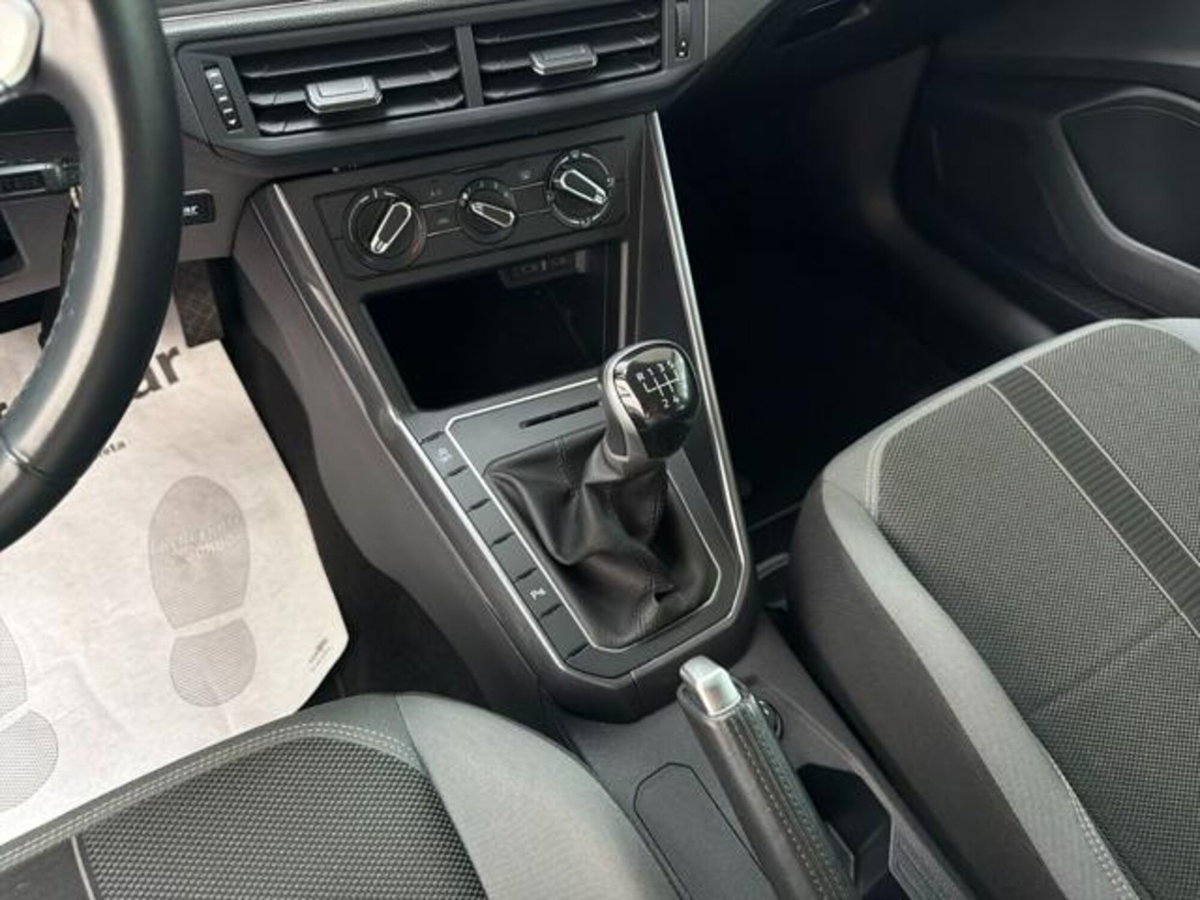 Volkswagen Polo 1.0 tsi Style 95cv (11)