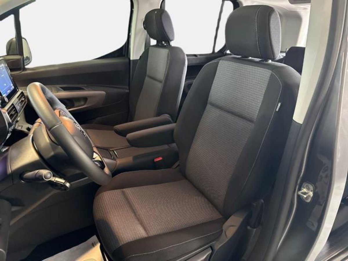 Toyota Proace City Verso City Verso 1.5D 130 CV S&S Long D Luxury (12)
