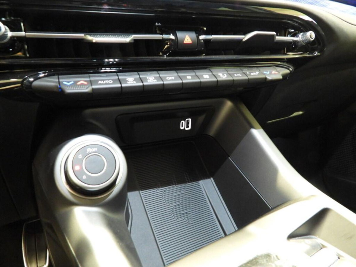 Alfa Romeo Tonale 1.6 Ti 130cv tct6 (11)