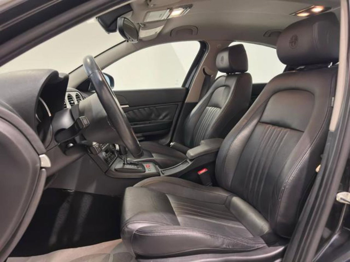 Alfa Romeo 159 2.4 JTDm 200 CV Distinctive Q-Tronic (12)