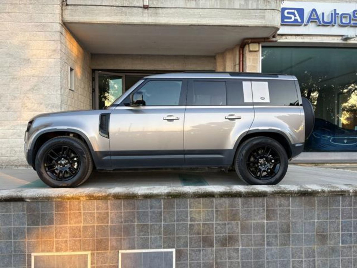 Land Rover Defender 110 3.0d i6 mhev X-Dynamic SE awd 200cv auto (8)