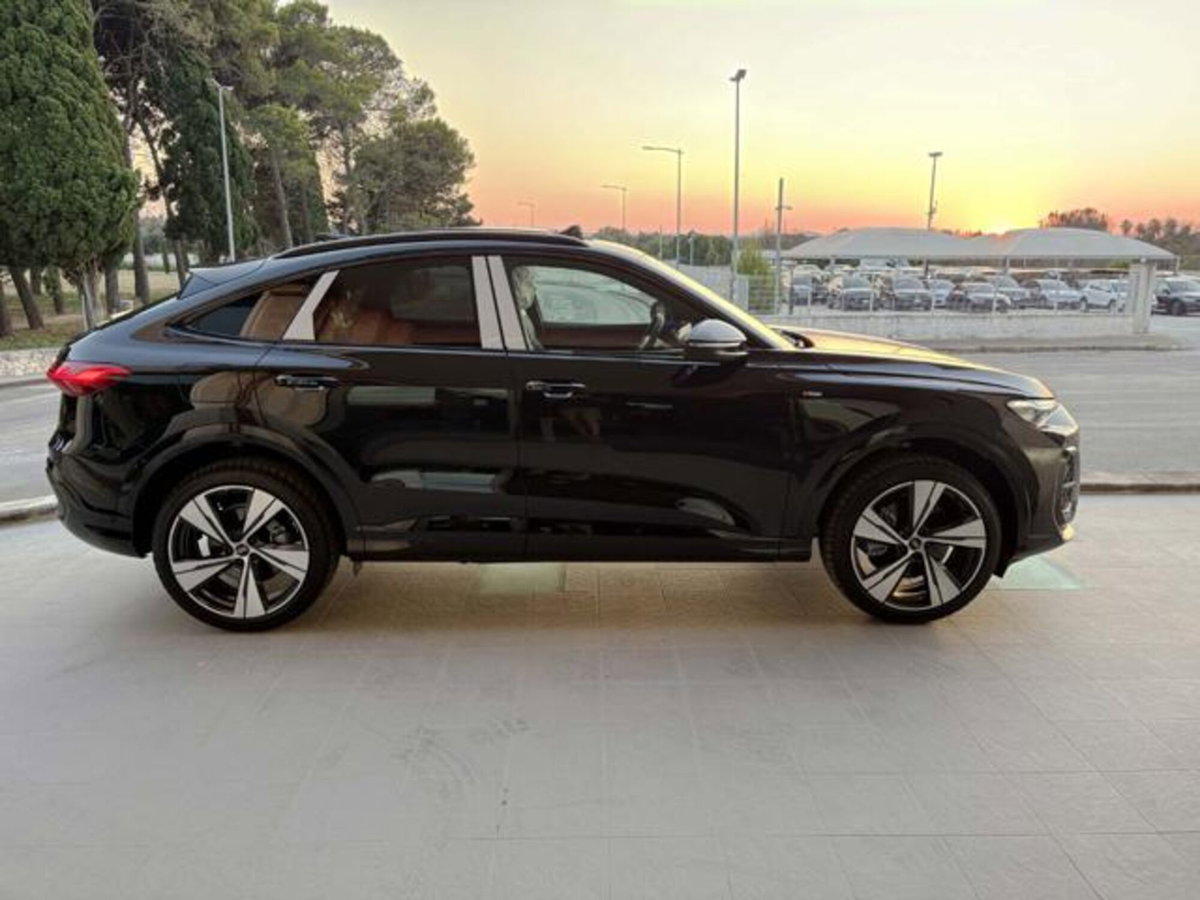 Audi Q5 Sportback 40 2.0 tdi mhev 12V S line Plus quattro s-tronic (4)