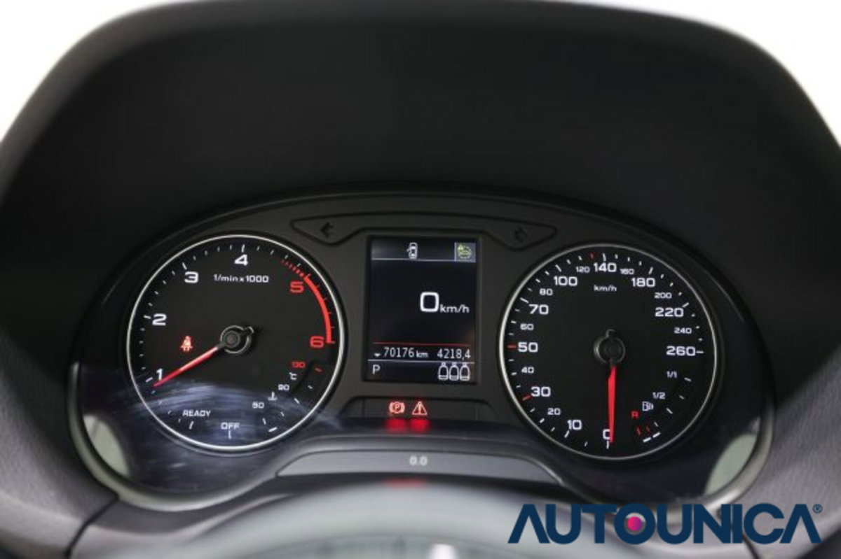 Audi Q2 Q2 30 TDI S tronic Business (8)