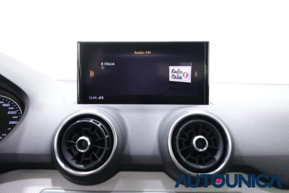 Audi Q2 Q2 30 TDI S tronic Business (9)