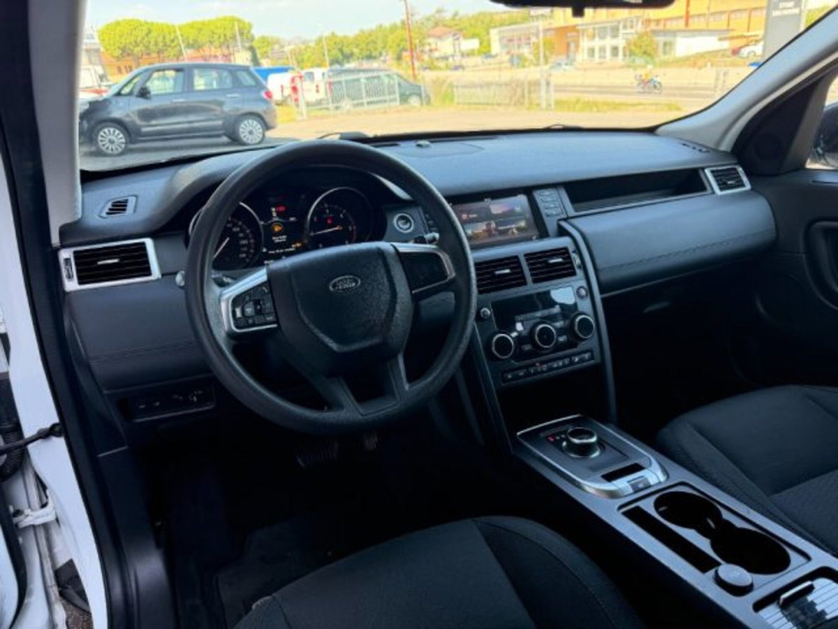 Land Rover Discovery Sport 2.0 TD4 150 CV Pure (10)