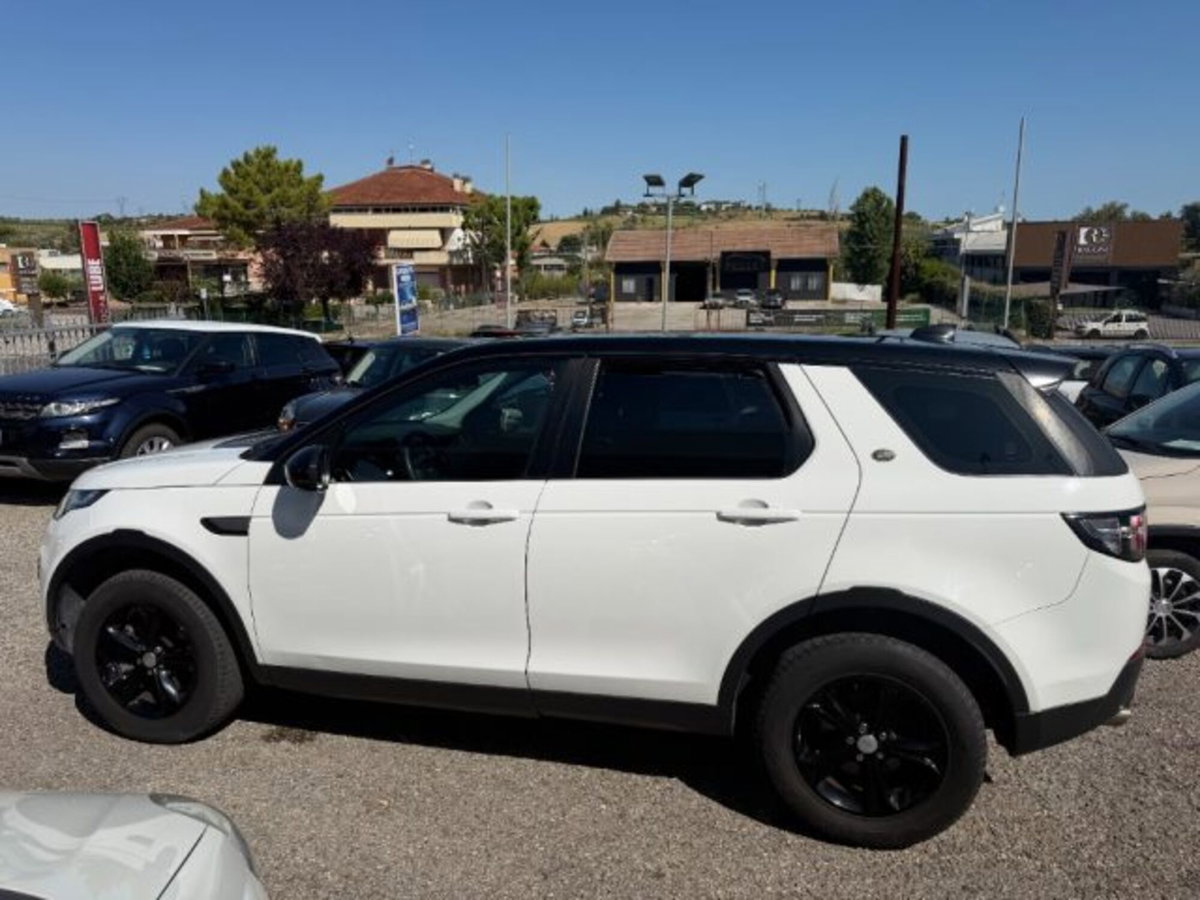 Land Rover Discovery Sport 2.0 TD4 150 CV Pure (4)