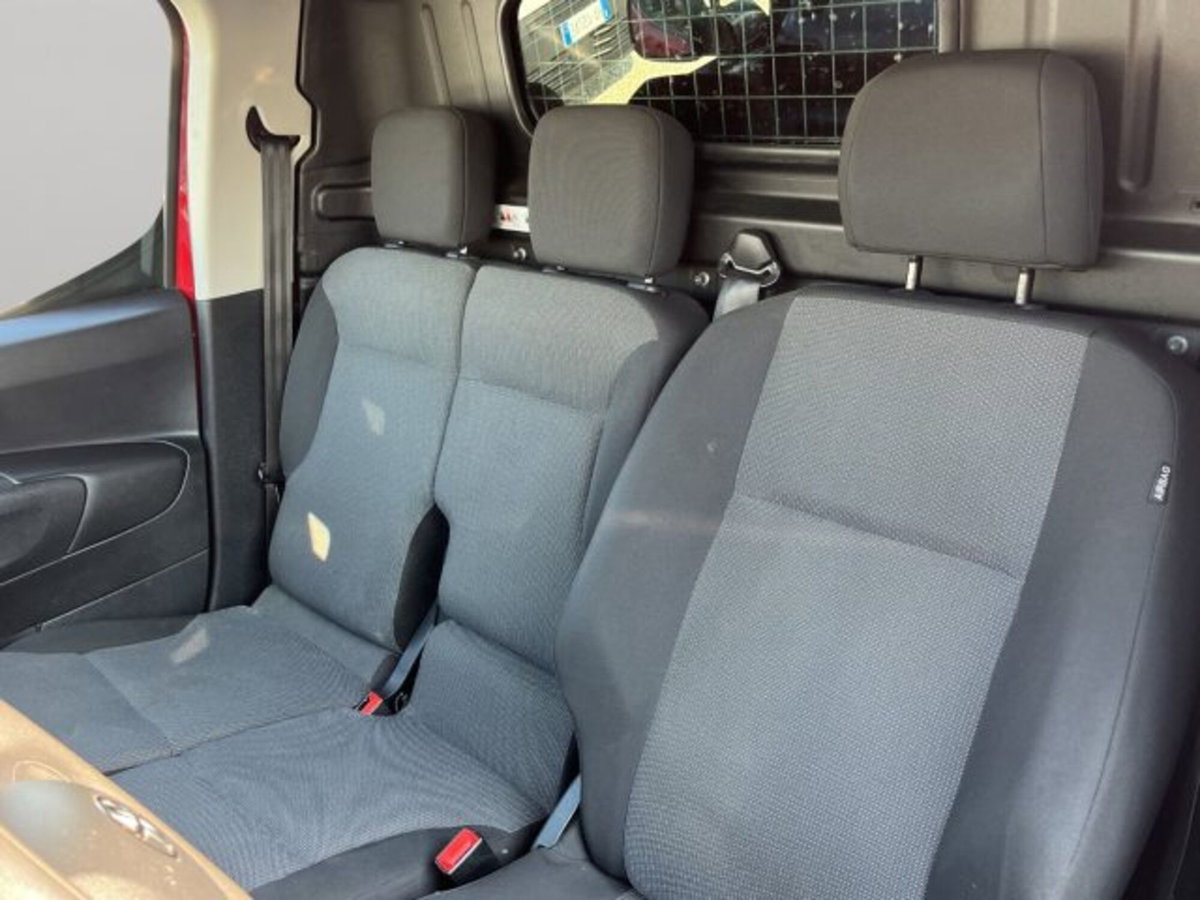 Toyota Proace City City 1.5D 100 CV S&S PL 4p. Ground (8)