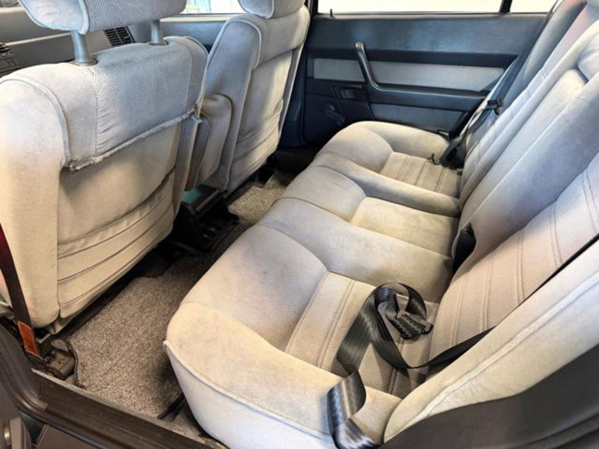Alfa Romeo 164 2.0i Twin Spark (11)