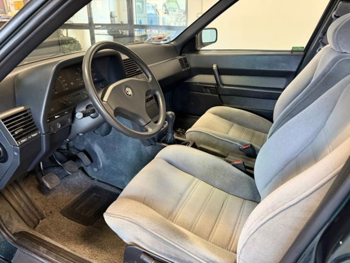 Alfa Romeo 164 2.0i Twin Spark (12)