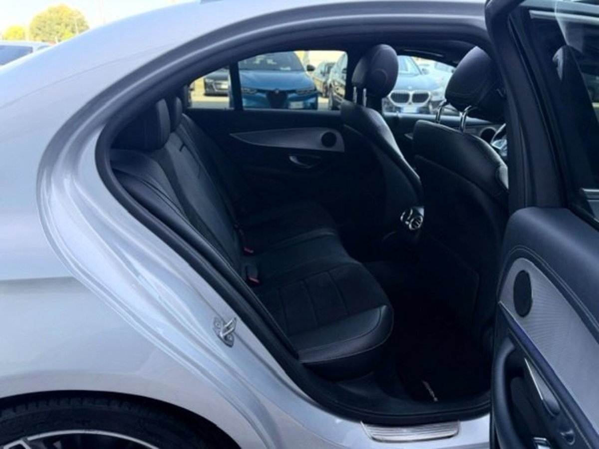 Mercedes-Benz Classe E 220 d Auto Premium Plus (11)